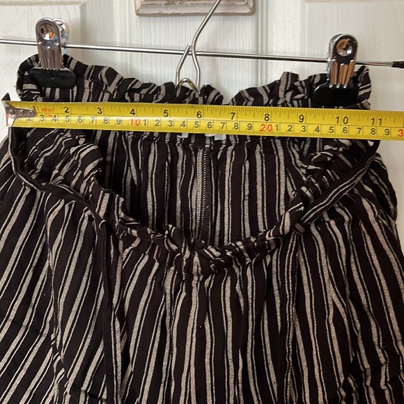 Hollister Ultra High Rise Shorts - Picture 3 of 3